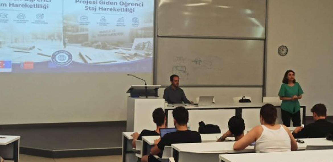 Mimarlık ve Tasarım Fakültesi Öğrencilerine Erasmus+ Programı Tanıtıldı